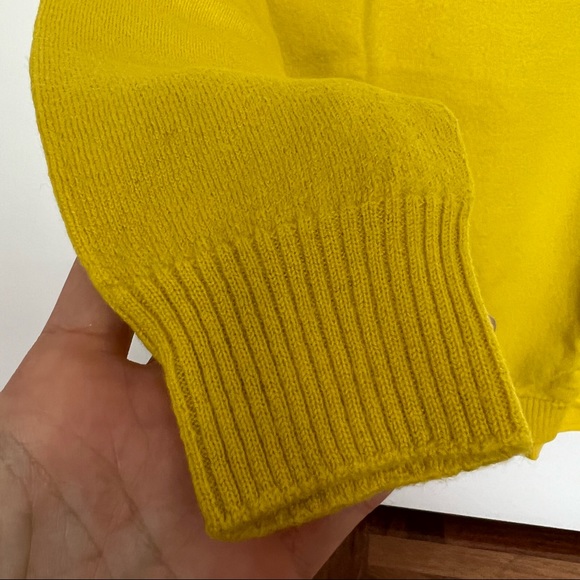 Isola Marras Yellow Sweater - Picture 4 of 6